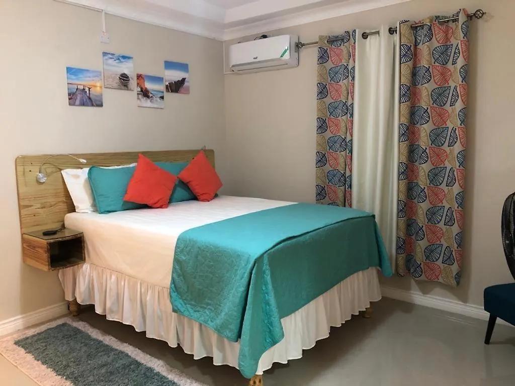 Sundown Crescent Apartments Кингстон Ямайка