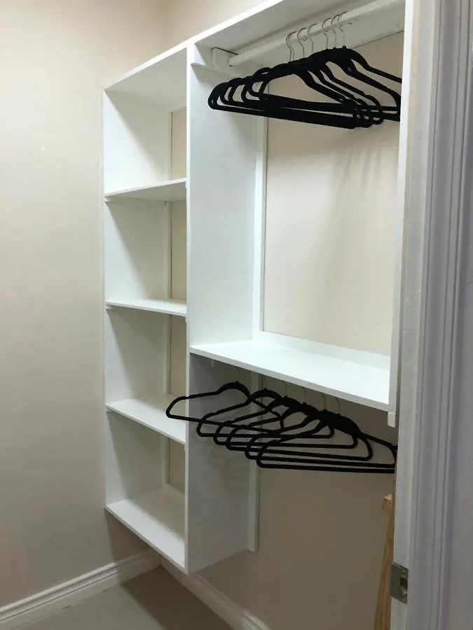 Sundown Crescent Apartments Кингстон